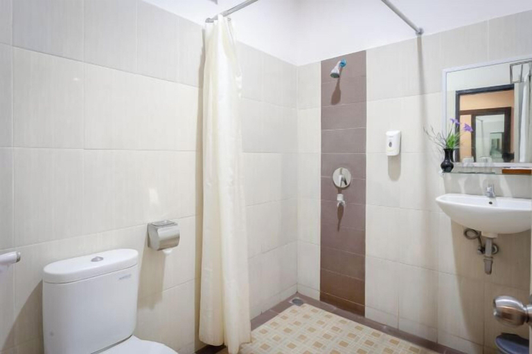 Bathroom 17