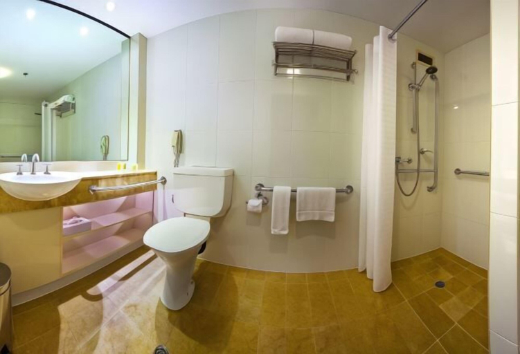 Bathroom 23