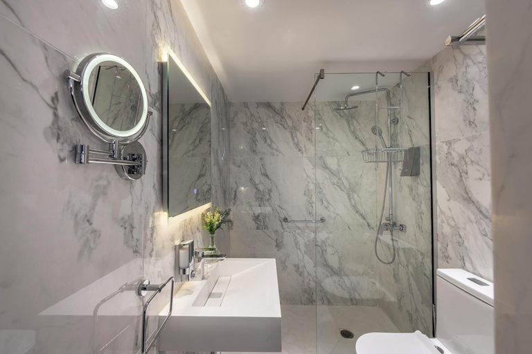 Bathroom 3, Park Beach Hotel