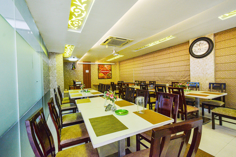 Food & Drinks 4, FabHotel Prime Prowell Crown, Hyderabad