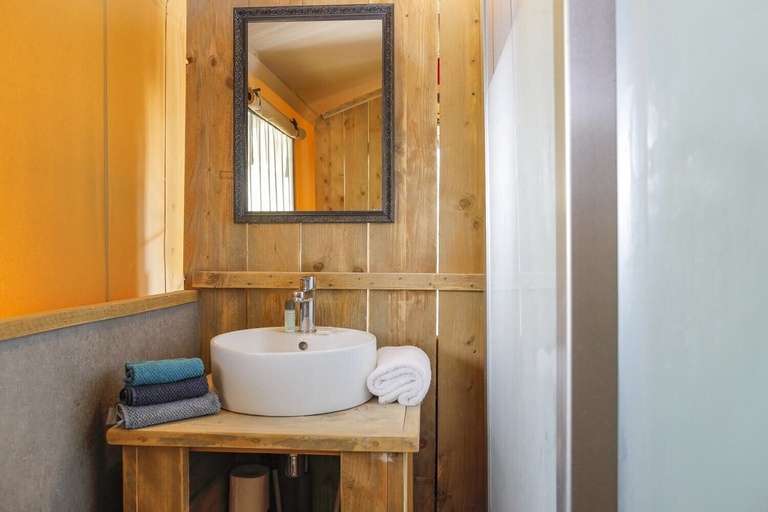 Bathroom 4, hu Altomincio village, Mantua