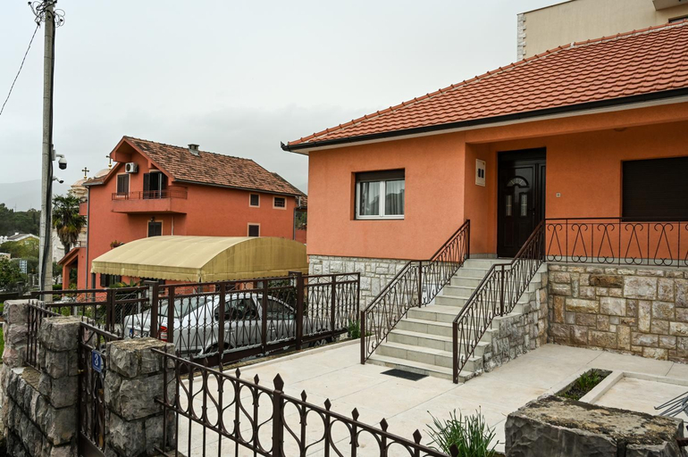 Others 2, Porto Azzurro apartments