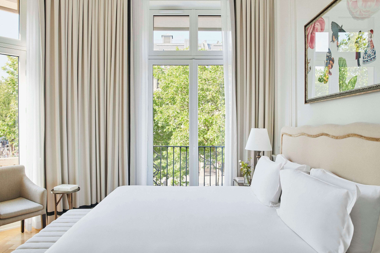 Bedroom 2, Hôtel du Louvre, in The Unbound Collection by Hyatt, Paris