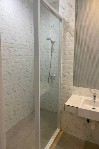 Bathroom 9