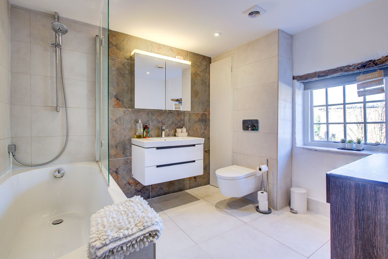 Bathroom 3, Cartref, Surrey