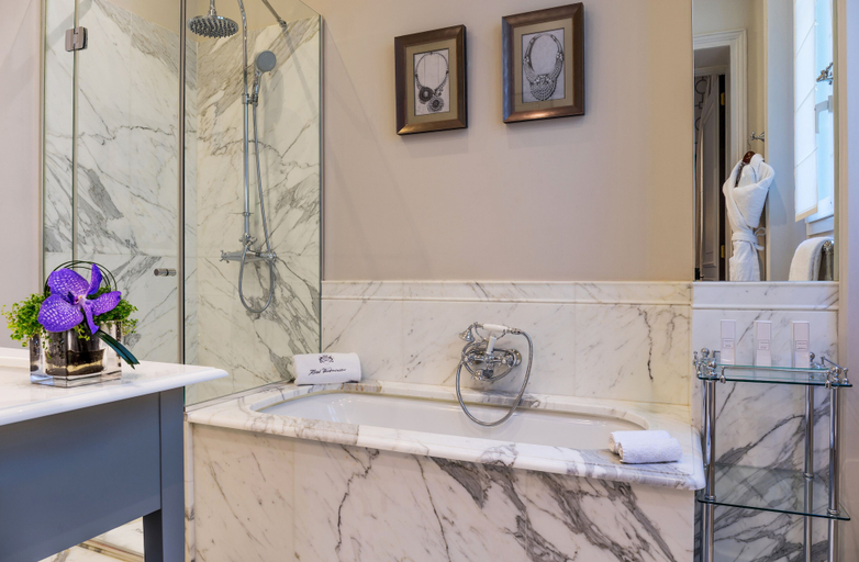 Bathroom 4, Hôtel Westminster, Paris