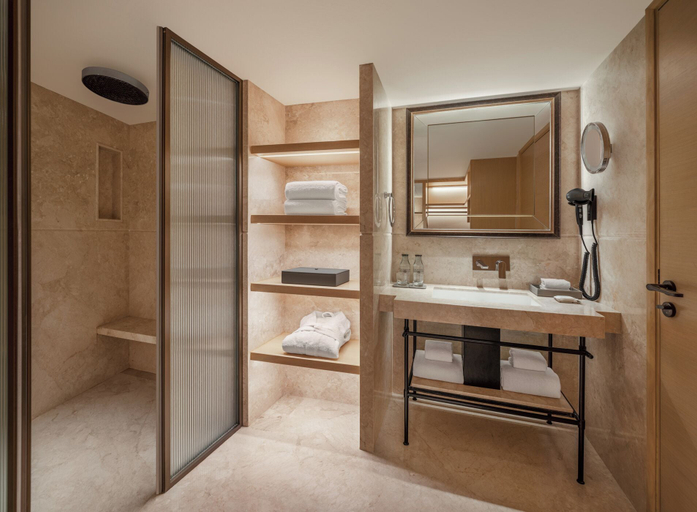 Bedroom 4, The Residency, Chennai