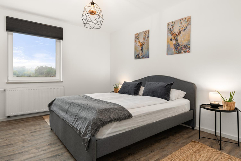 Bedroom 1, CASSEL LOFTS - Moderne Wohnung fur 3 mit Balkon nahe VW-Werk, Kassel