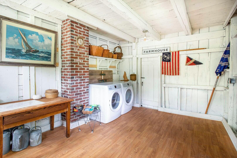 Others 4, Deer Isle Farmhouse - New!, Hancock