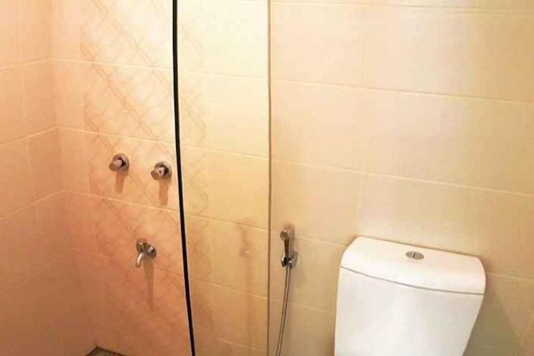 Bathroom 10