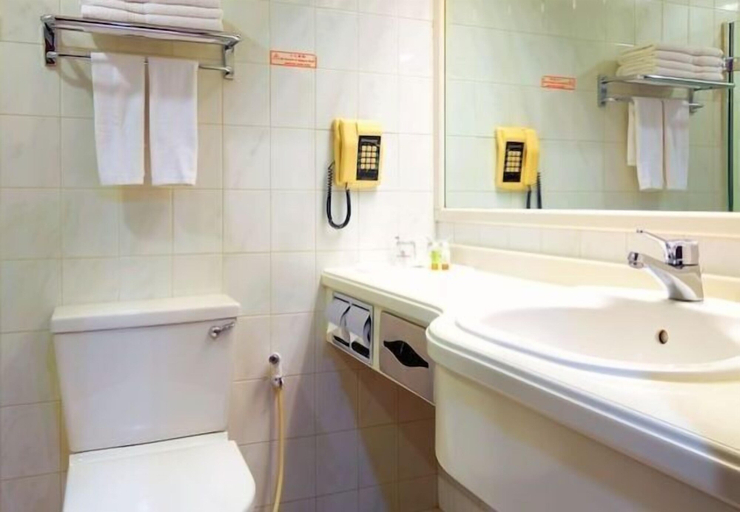 Bathroom 22