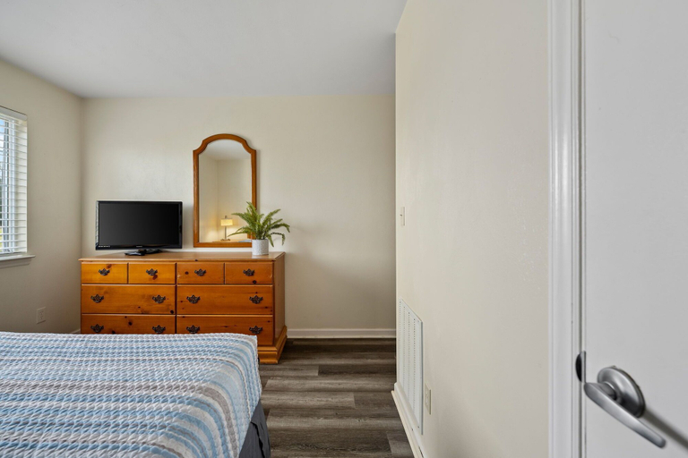 Bedroom 2, Affordable Suites Graham, Alamance