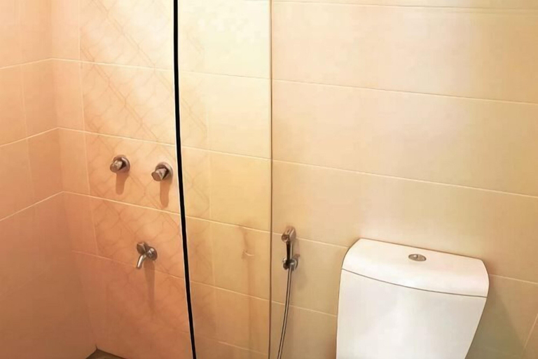 Bathroom 18
