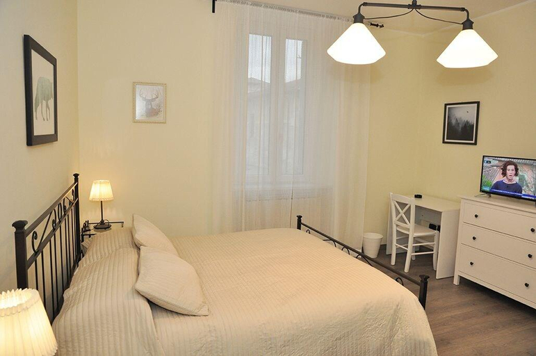 Bedroom 3, C'era Un Lago, L'Aquila