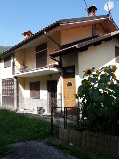 Exterior 5