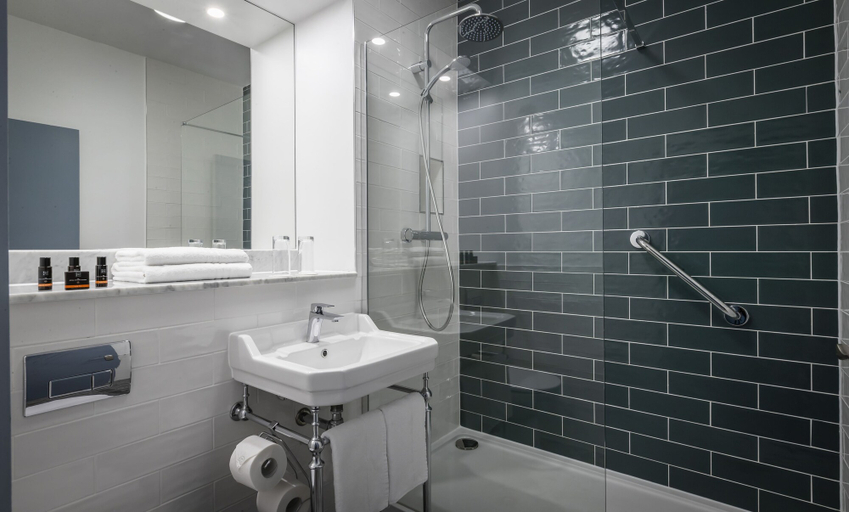 Bathroom, Shoreline Hotel, Dublin