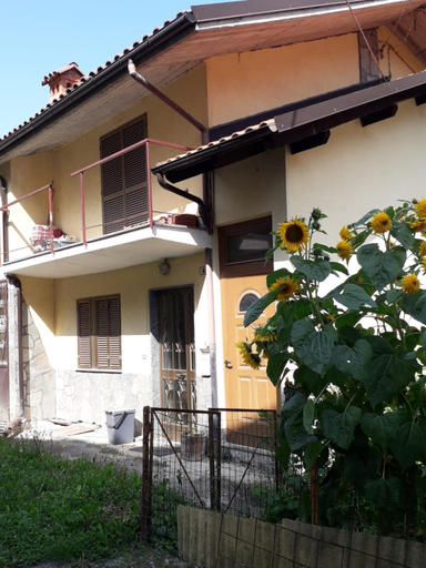 Exterior 11