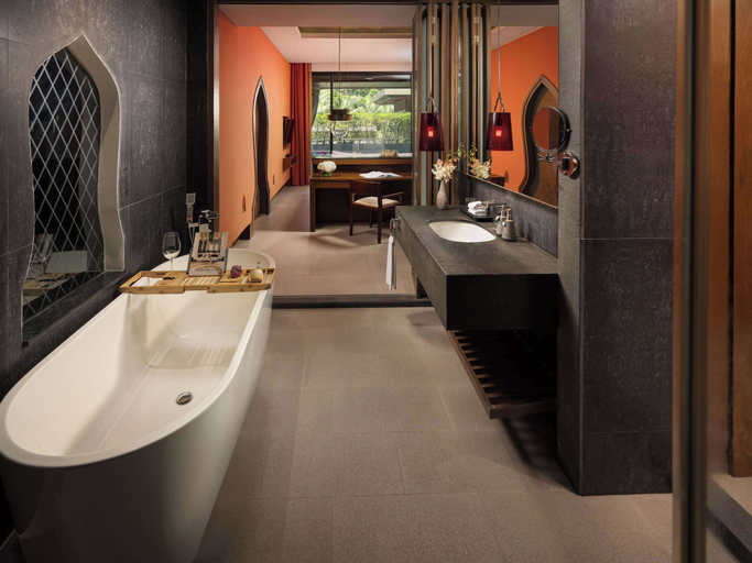 Bathroom 10