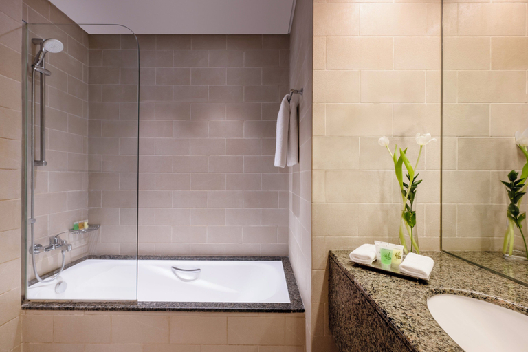 Bathroom 18