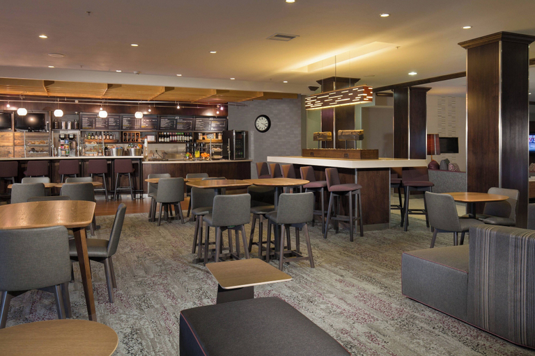 Food & Drinks 5, Courtyard Des Moines West/Jordan Creek, Dallas
