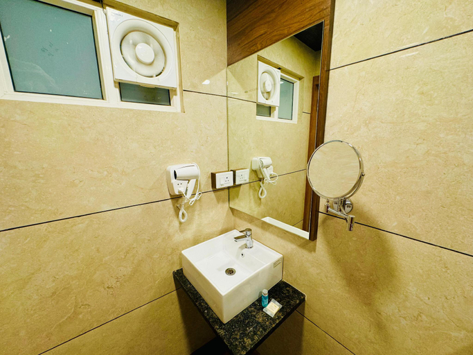 Bathroom 2, Hotel Najaf Palace, Ajmer