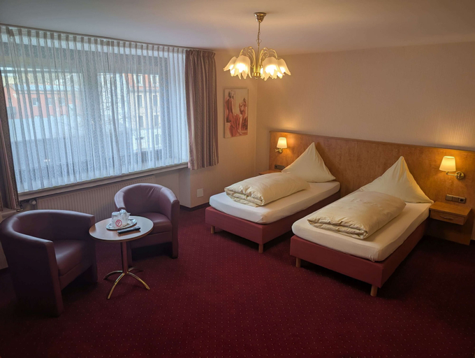 Bedroom 3, Stadthotel Augsburg, Augsburg