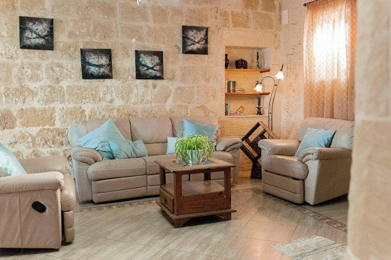 Others 5, Villa Savona Sleeps 7 With Private Pool