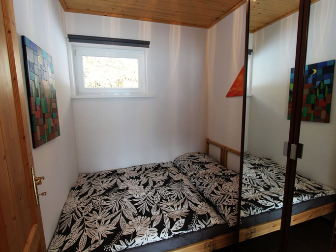 Bedroom 3, Apartment in Treffen near Gerlitzen Ski Slopes, Villach Land