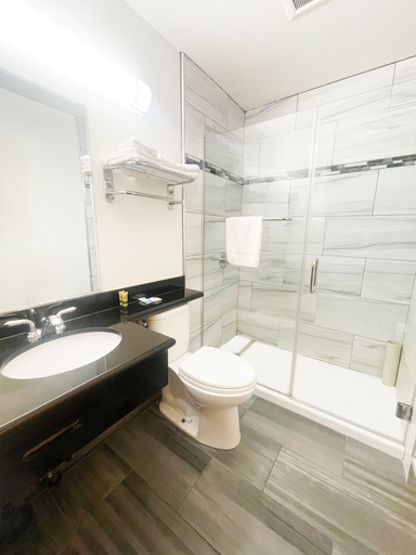 Bathroom 3, Rodeway Inn San Francisco City Center, San Francisco