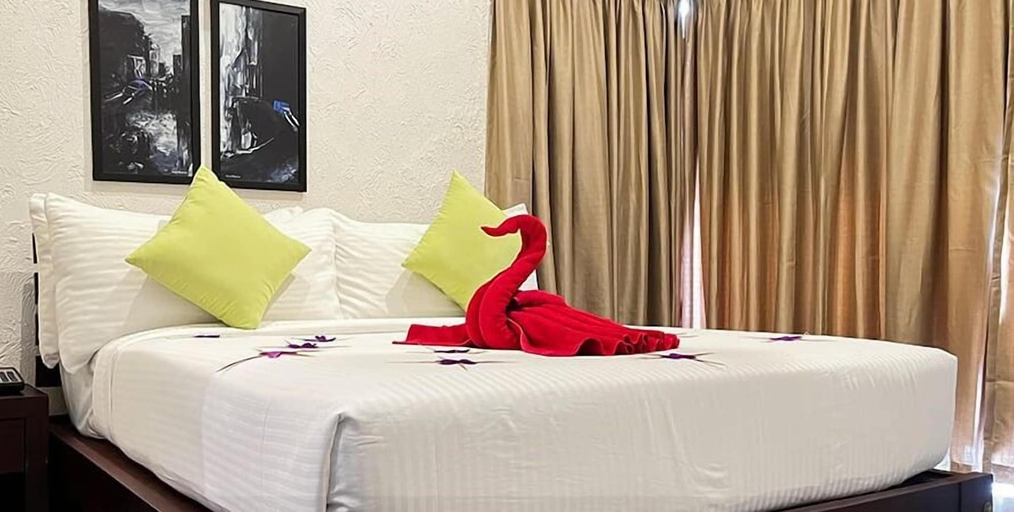 bedroom 13