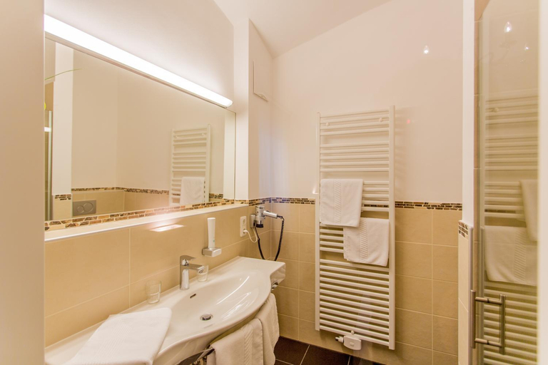 Bathroom, Gasthof Brauer - Familie Eibensteiner, Murtal