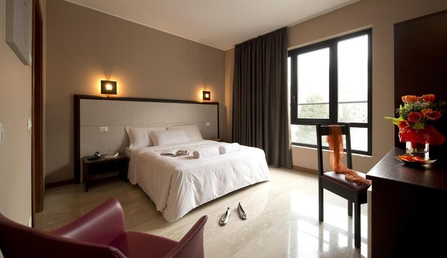 Bedroom 3, Oasi Village Hotel, Milano
