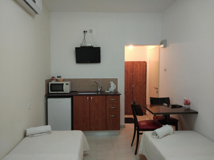 Bedroom 3, Gaaton Motel
