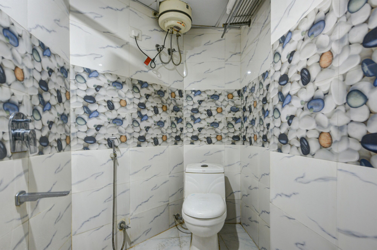 Bathroom 4, Hotel Platinum-Free Airport Pickup, Delhi