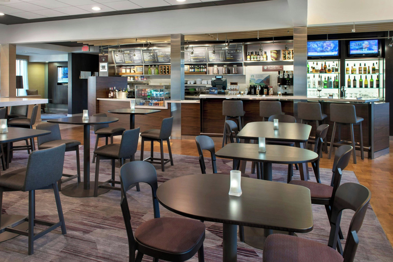 Food & Drinks 4, Courtyard by Marriott Mt. Laurel, Burlington