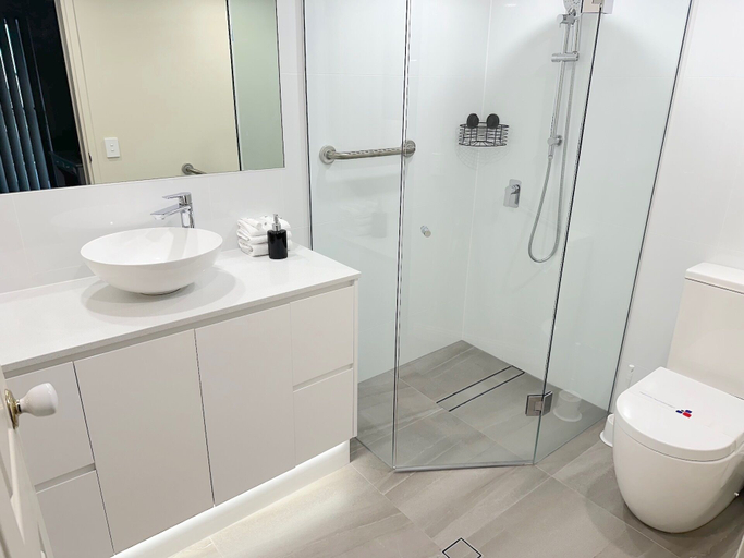 Bathroom 5, Little Cove Currumbin, Gold Coast