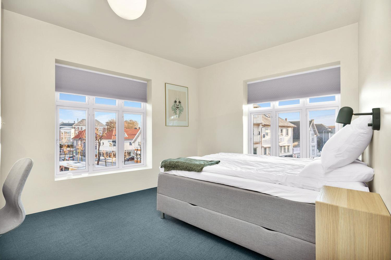Others 4, Central Guest House - Bedroom with en suite Bathroom, Stavanger