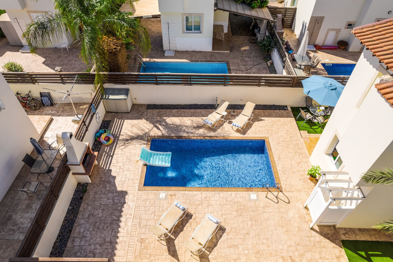 Pool 2, 2 bed - Sleeps 6 - Private Pool - 5 Min To Beach