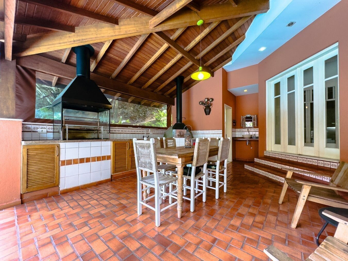 Food & Drinks, Casa Alto Padrão na Granja Viana - Cond. Fechado, Carapicuíba