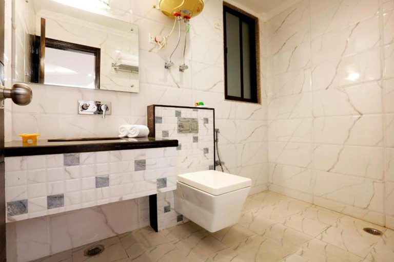 Bathroom 4, Anand Lok Inn, Delhi