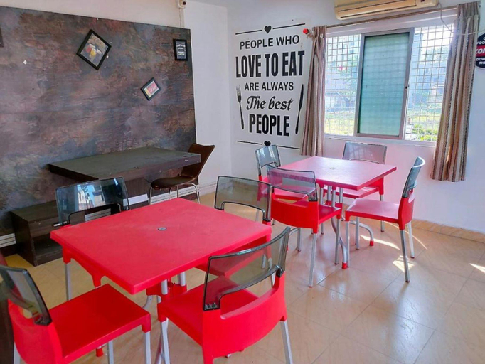 Food & Drinks, Chakra Nayan Tara Sonu Inn, Birbhum