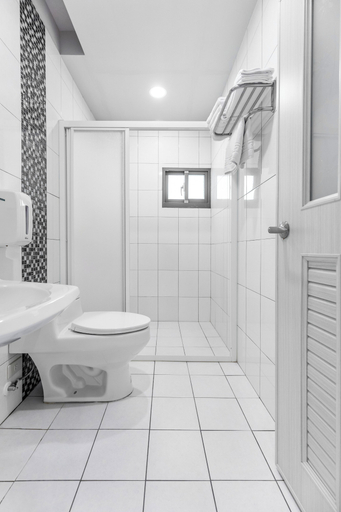 Bathroom 4, Summer Crazy, Penghu
