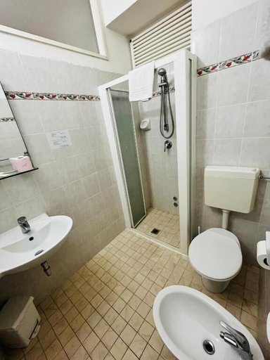 Bathroom 3, Hotel Columbia Frontemare, Rimini