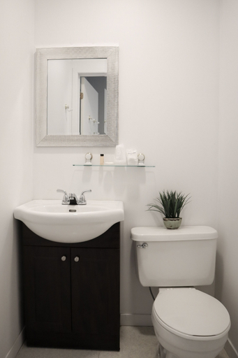 Bathroom 3, Auberge Valcartier - Par Aneyro, La Jacques-Cartier