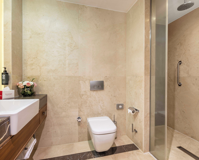 Bathroom 18