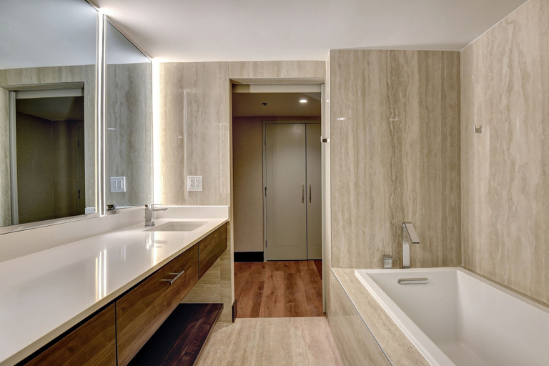 Bathroom 5, Marriott Tulsa Hotel Southern Hills, Tulsa