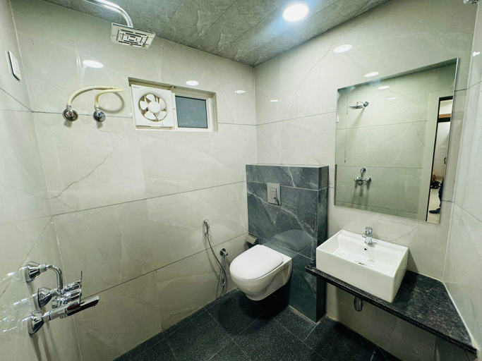 Bathroom 5, Hotel Najaf Palace, Ajmer
