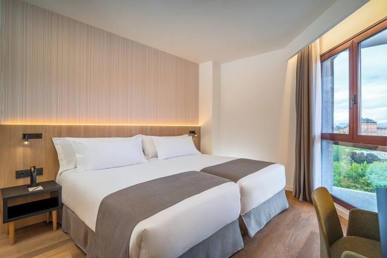 Bedroom 3, Occidental Pamplona, Navarra