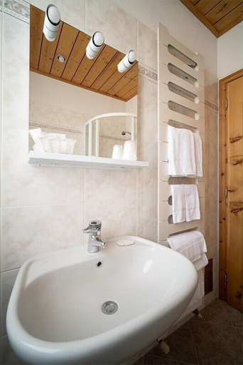 Bathroom 5, Hotel Meublè Garnì della Contea, Sondrio