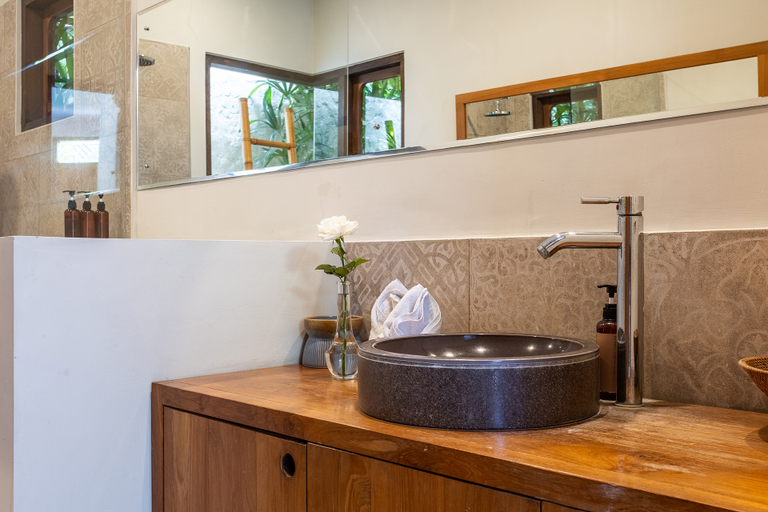 Bathroom 4, Villa Thamilla, Rice fields view - 5 mins drive from the beach, Badung